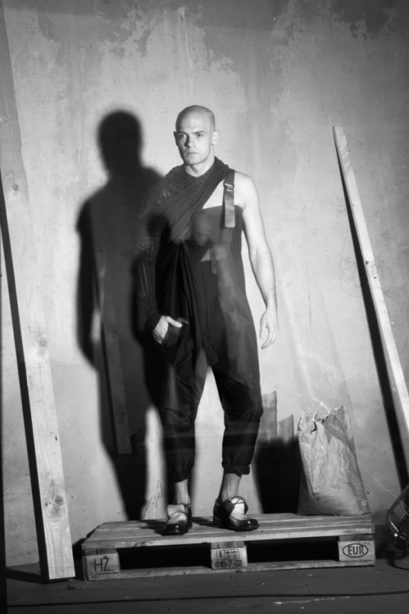 Tomislav Bahorić odijeva Mislava Čavajdu