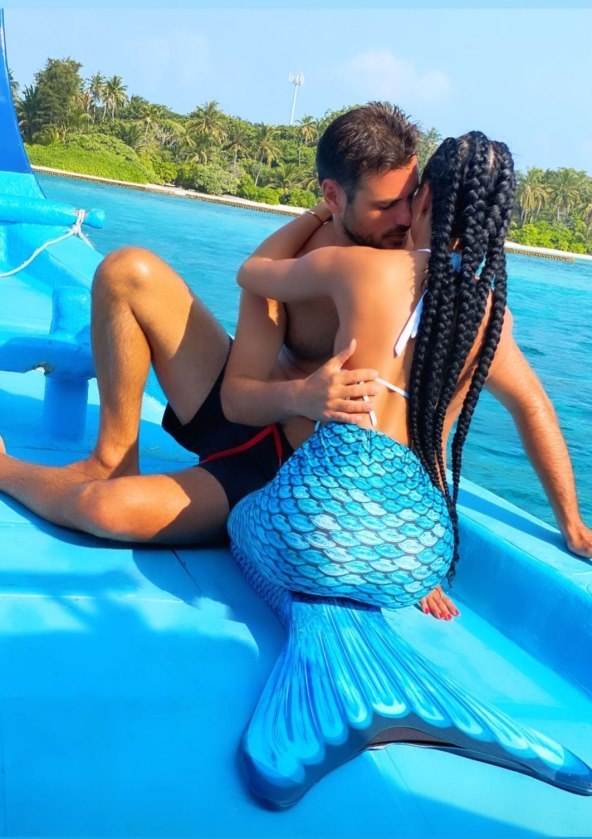 POZIRAO S MISTERIOZNOM CRNKOM Stjepan Hauser napokon pokazao svoju sirenu