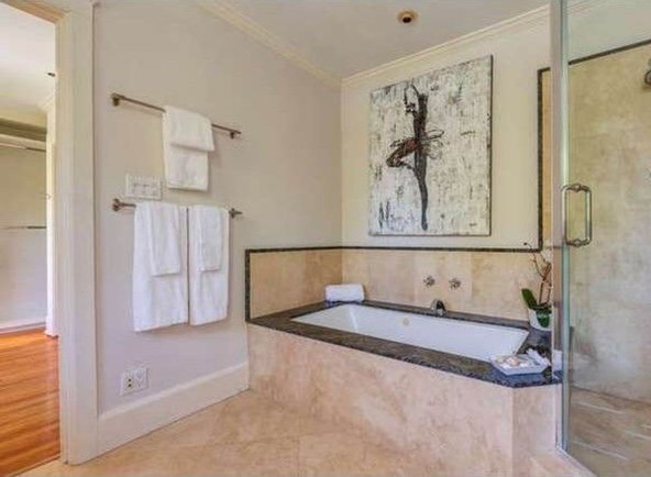 TROPSKA IDILA U L.A.-u Zavirite u očaravajuć dom nećakinje Julije Roberts