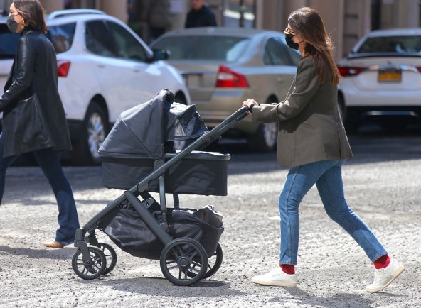 MAME NASTUPAJU Poznate ljepotice i dječja kolica zavladali gradom