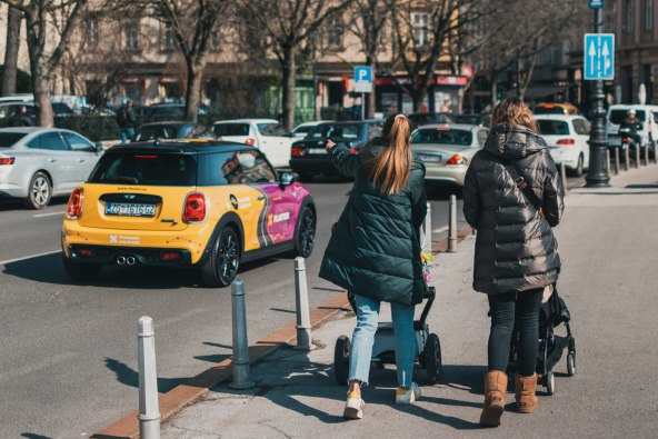 Voziš se u taksiju i isprobavaš proizvode?