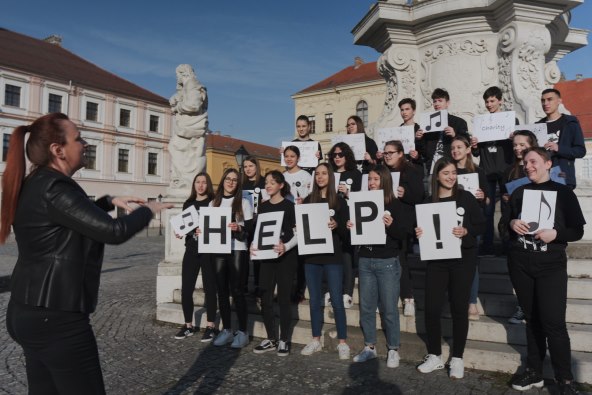 Pomozite donacijom Siščaninu Luki u školovanju i osvojite potpisanu gitaru