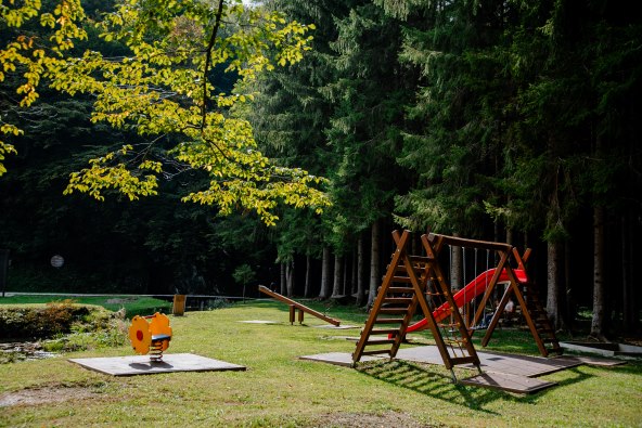 10 razloga zašto posjetiti Baraćeve špilje tijekom proljeća!