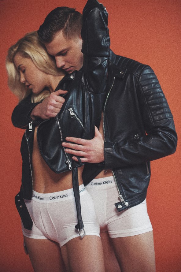 CALVIN KLEIN SE OVE SEZONE VRAĆA OSNOVAMA