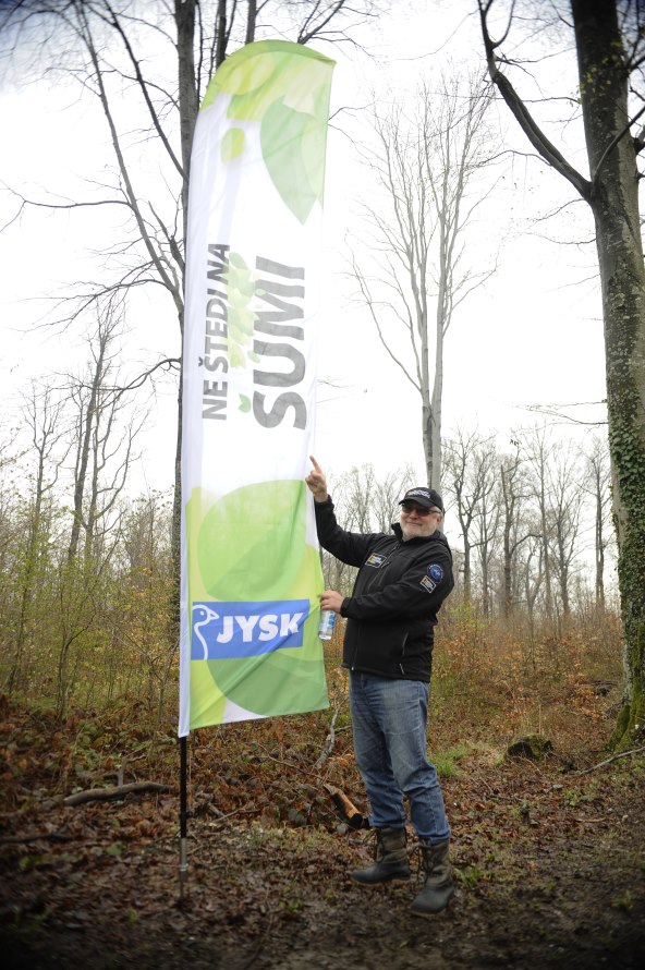 NE ŠTEDI NA ŠUMI Slijedi primjer 'velikih' i posadi koju sadnicu u prirodi