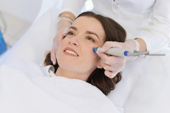 Ovo je sve što koža lica treba za pomlađivanje i proljetno buđenje