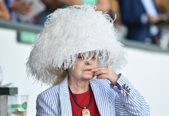 Malo drugačiji street style: Pogledajte šešire sa Kentucky Derbyja