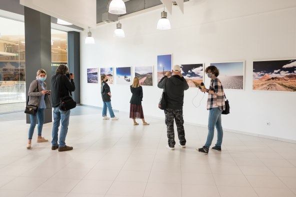 Otvorena izložba fotografija nesvakidašnjih pustinjskih predjela 