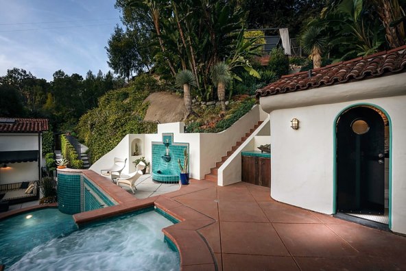 Nismo ni mislili da je dom slavnog Oskarovca manje ekscentričan od njega