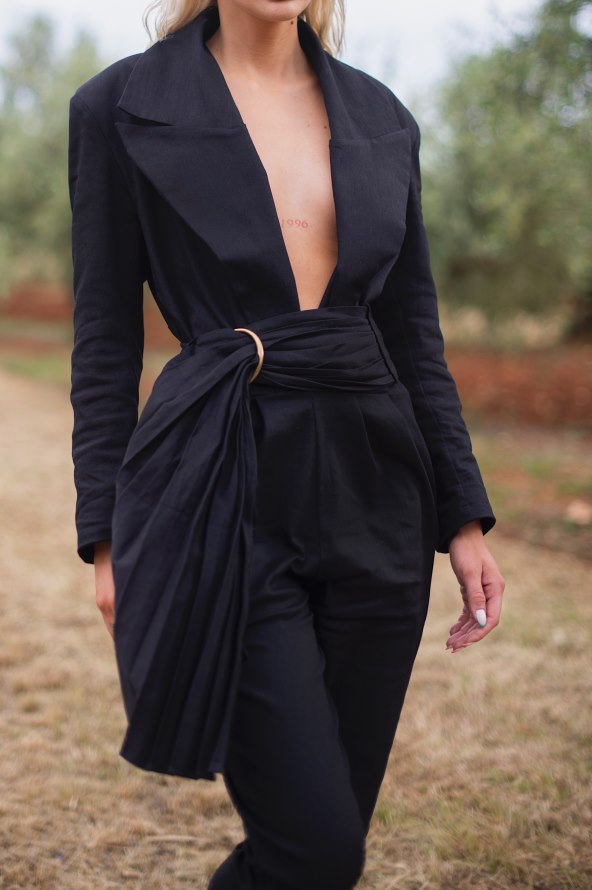 MODNA ČAROLIJA U MASLINIKU Kolekcija koja ističe najbolje na ženi