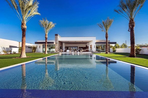 NOVI DEČKO, NOVA VILA Kardashianka iskeširala 75 milijuna za kuću za odmor