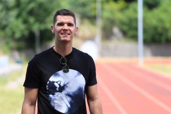 'Svi mogu znati znakovni jezik, no ljudi koji ne čuju nikad neće moći čuti'