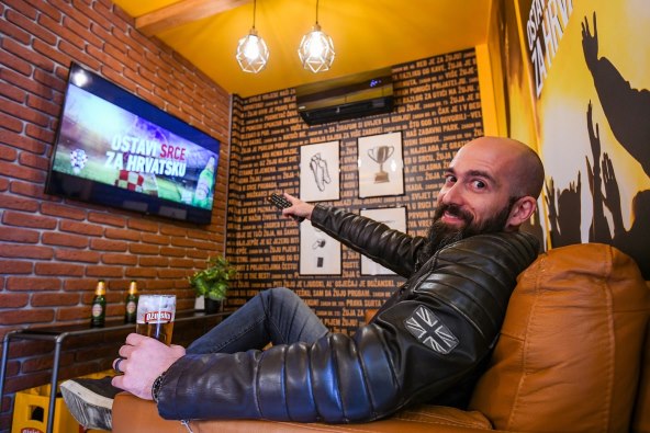 Žujinu Gajbu otvorili poznati navijači