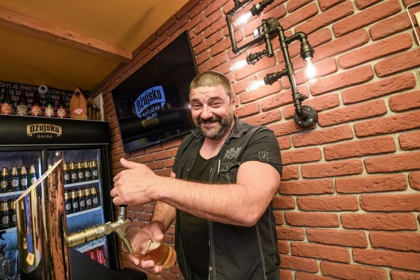 Žujinu Gajbu otvorili poznati navijači