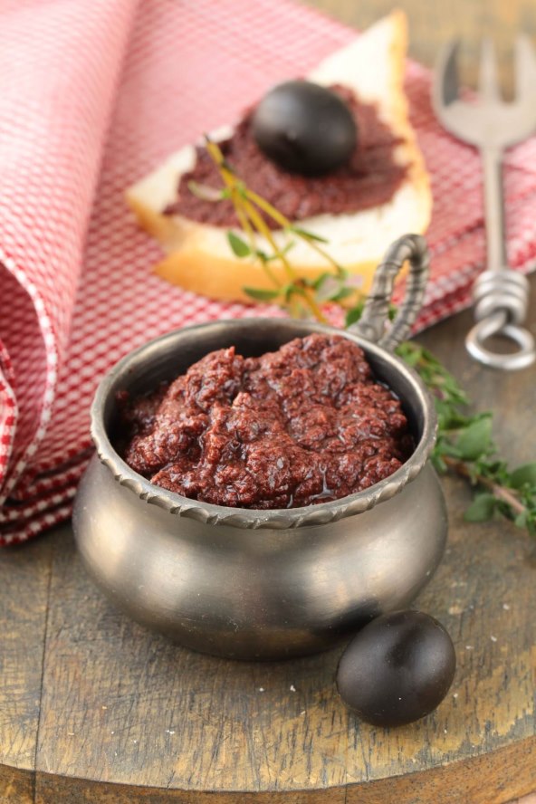 Tapenada, namaz od maslina i kapara