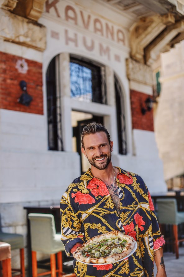 Luka Nižetić otvorio pizzeriju