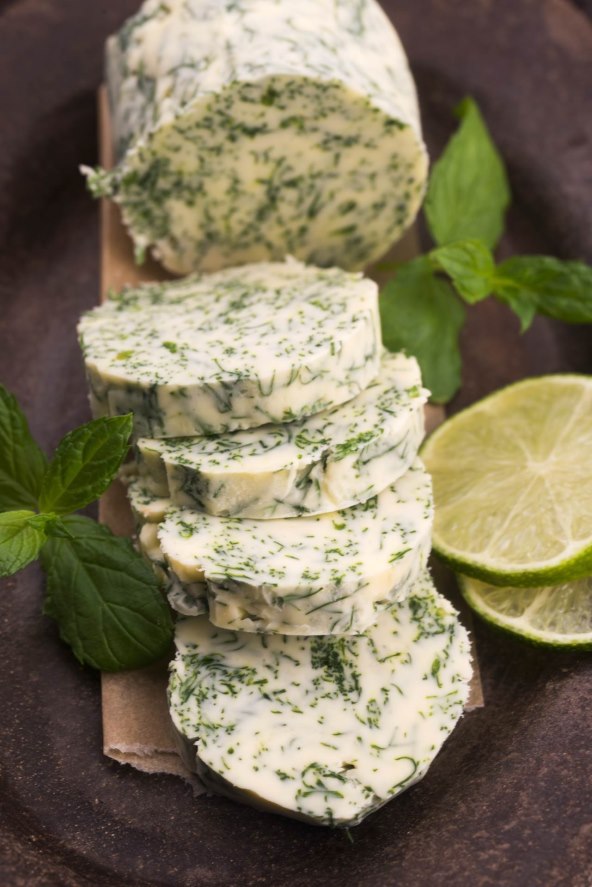 Pripremite začinjeni maslac