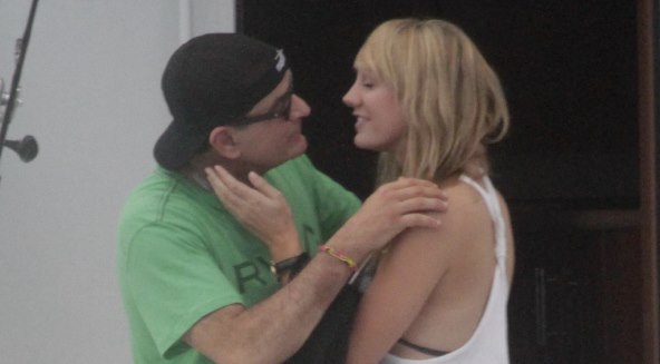 Charlie Sheen i Brett Rossi