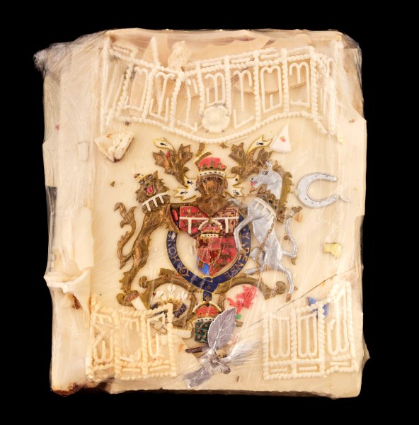 Prodaje se kriška vjenčane torte Diane i Charlesa