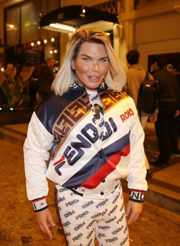 Nekada muški Ken postao Barbika