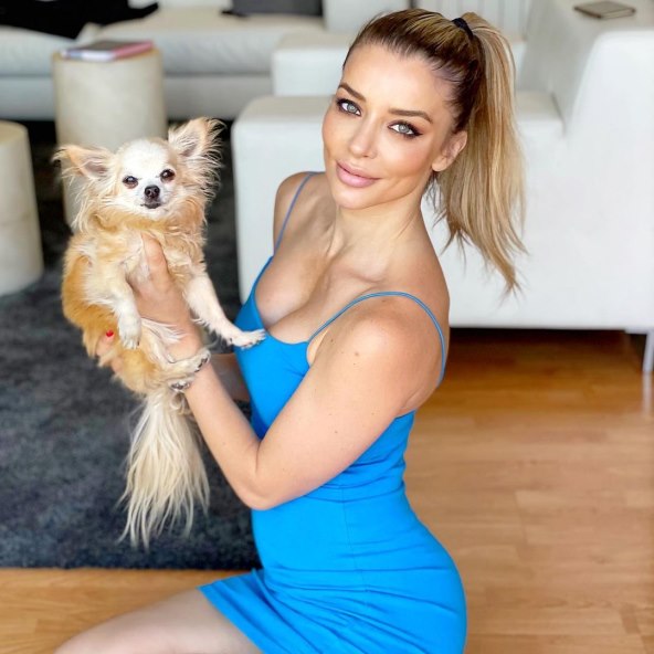 Fani Stipković vježba na plaži