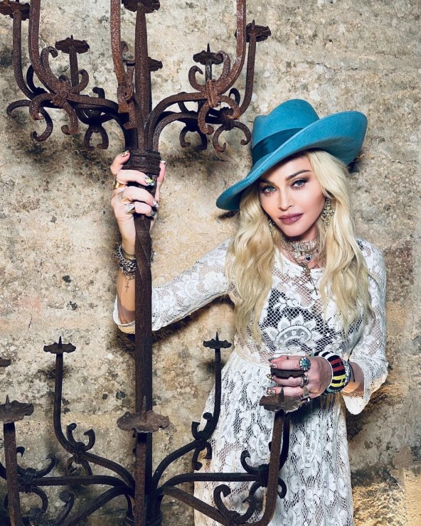 240399013_965556537632545_6533629214162227972_n