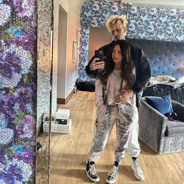 Megan Fox i Machine Gun Kelly pozirali ispred ogledala