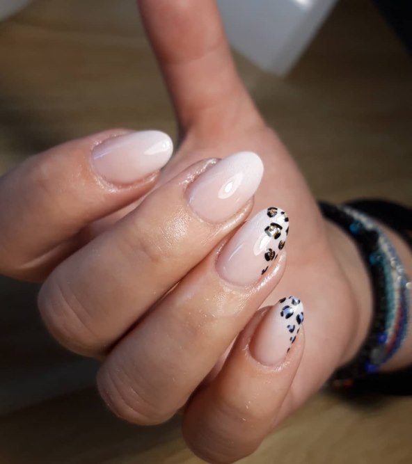 animal print nail art