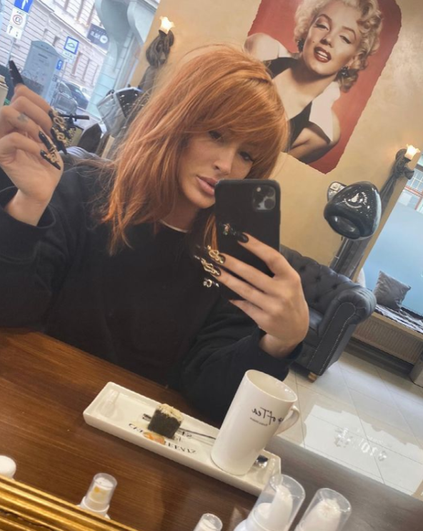 Senidah napadnuta tijekom koncerta