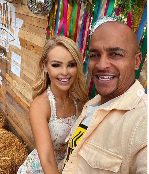 Katie Piper sa suprugom Jamesom Suttonom ima dvije kćeri.