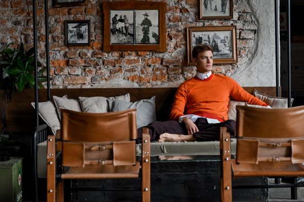 Designer Outlet Croatia: Antony Morato sako (XYZ) 1299 kn - 30% 909,30 kn; Fossil sunčane naočale (Optotim) 769,50 -30 % 538,65 kn; Ted Baker etui za tablet; Ted Baker košulja Tenisice adidas ( Rod Laver) 749 kn - 33% 499 kn; Hugo Boss vesta 990 kn - 30% 693 kn; Hlače Scotch &Soda (Europa 92) 699 kn -34% 459 kn