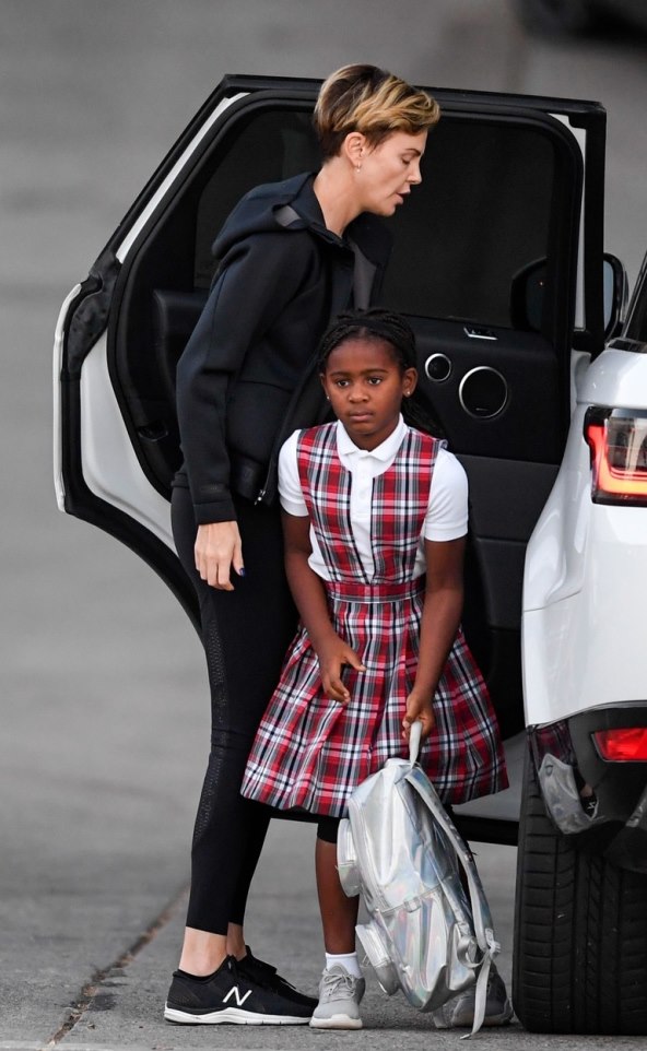 Charlize Theron odgaja sina Jacksona da bude slobodan u svom tijelu