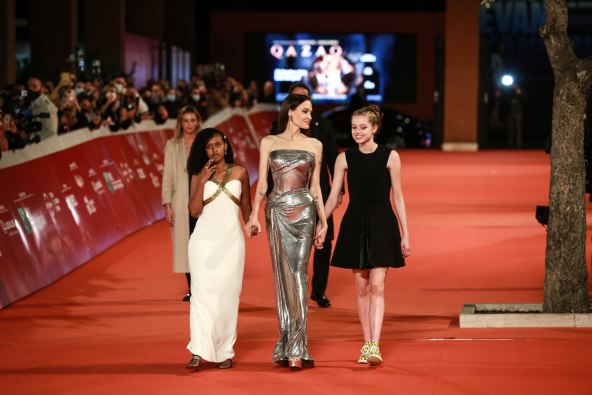 Kćeri Angeline Jolie nekad i sad