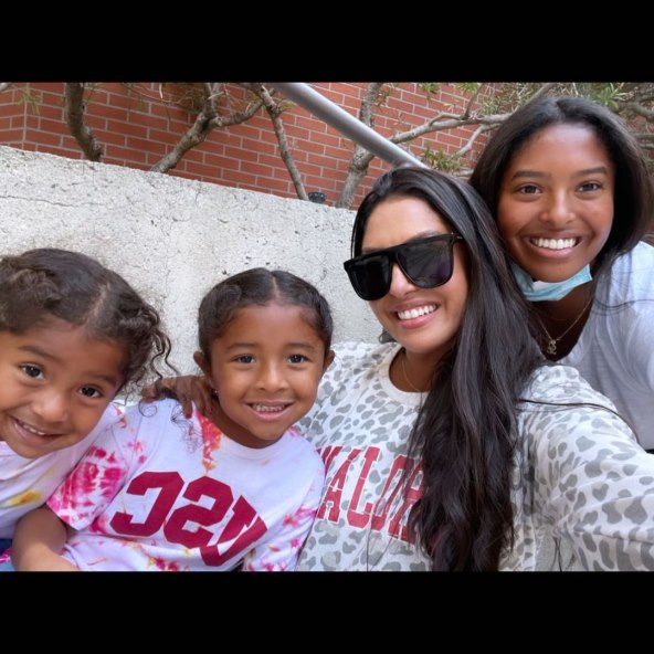 Vanessa Bryant i kćeri