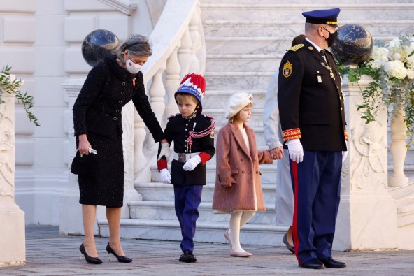 Princeza Caroline, princeza Stephanie i princ Albert s djecom