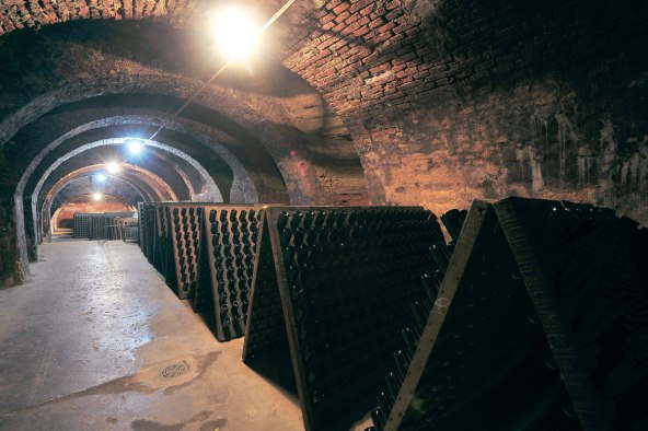 08_cave-champagne-cellar