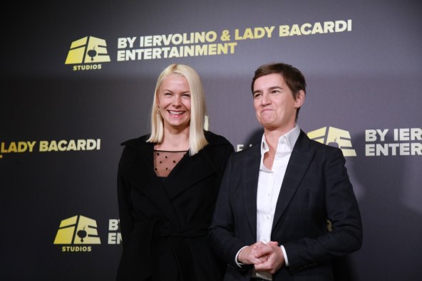 Milica Đurić i Ana Brnabić prilikom posjeta Johnnyja Deppa Beogradu