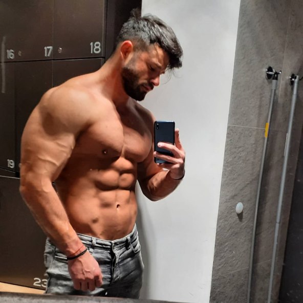 Ervin Mujaković je sudjelovao u regionalnom Big Brotheru 2015. godine.