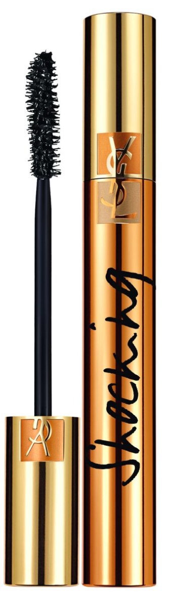 salma-hayek-na-67-u-cannesu-plijenila-poglede-prekrasnim-make-upom