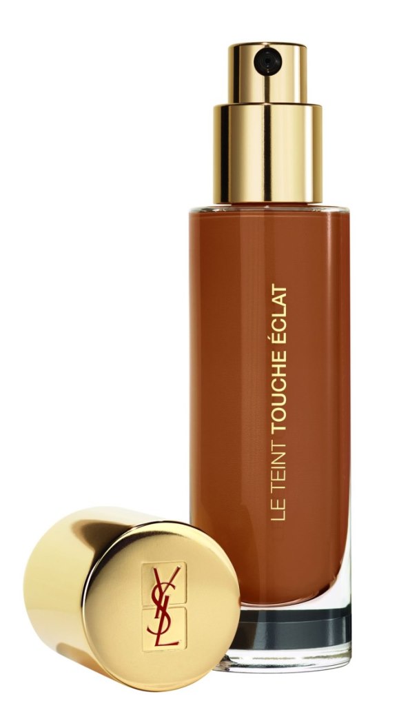 salma-hayek-na-67-u-cannesu-plijenila-poglede-prekrasnim-make-upom