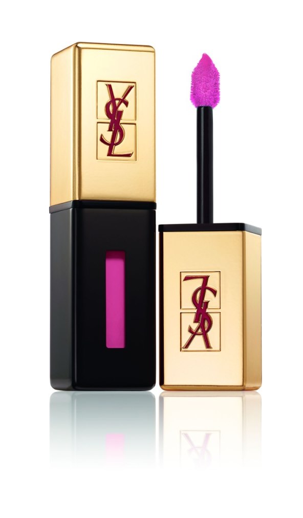 salma-hayek-na-67-u-cannesu-plijenila-poglede-prekrasnim-make-upom