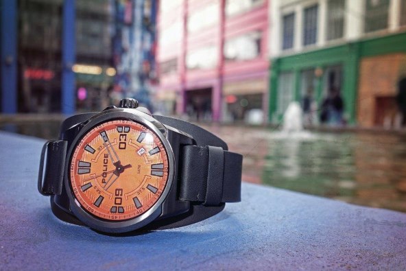 police-predstavlja-nove-modele-satova-za-2015