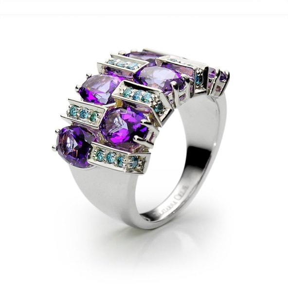 kolekcija-lady-zlatarne-celje-za-odvaznu-eleganciju