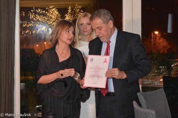 na-bozicnom-druzenju-europa-donne-najavljena-suradnja-s-tonyem-cetinskim