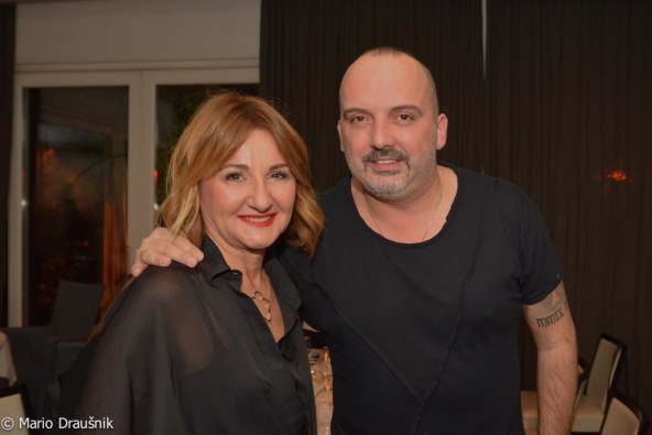 na-bozicnom-druzenju-europa-donne-najavljena-suradnja-s-tonyem-cetinskim