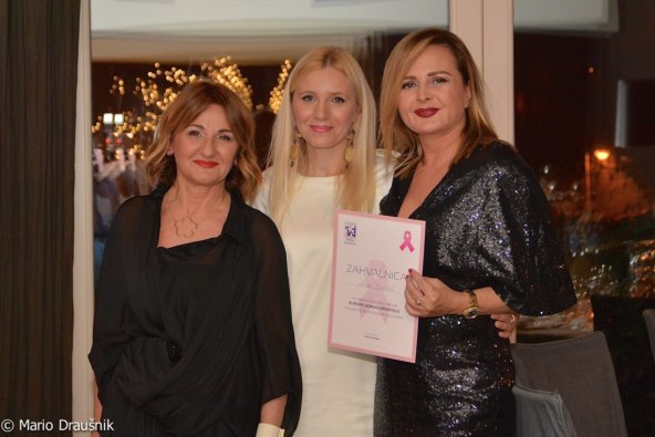 na-bozicnom-druzenju-europa-donne-najavljena-suradnja-s-tonyem-cetinskim