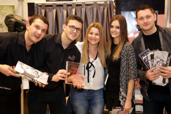 glumica-sandra-loncaric-tankosic-zablistala-na-sajmu-vjencanja-u-osijeku