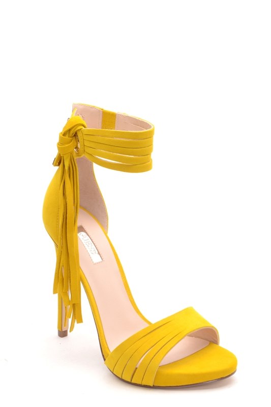 guess-predstavio-novu-accessorise-kampanju-zanimljiva-modna-igra