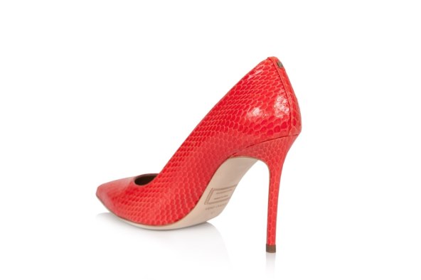 romanticni-i-trendy-pokloni-na-policama-xyz-premium-fashion-storea