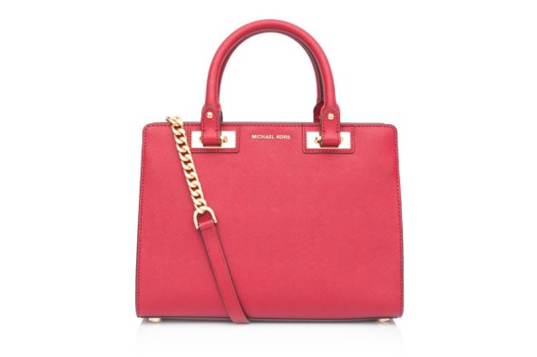 romanticni-i-trendy-pokloni-na-policama-xyz-premium-fashion-storea